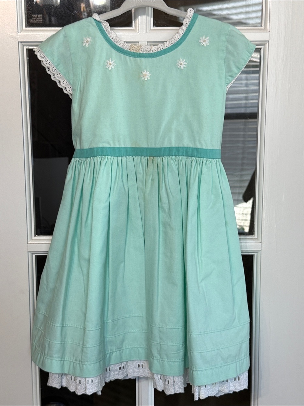 LOVE & GROW Mint Green Dress w/ Eyelet Trim & Embroidered Flowers Classic Size 5